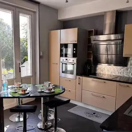 Vila Hipica - Parking Prive - 6 - 7 Lits - Piscine Exterieur Chauffee - Terrain Tennis - Basket - Wifi - Grande Salle A Manger *